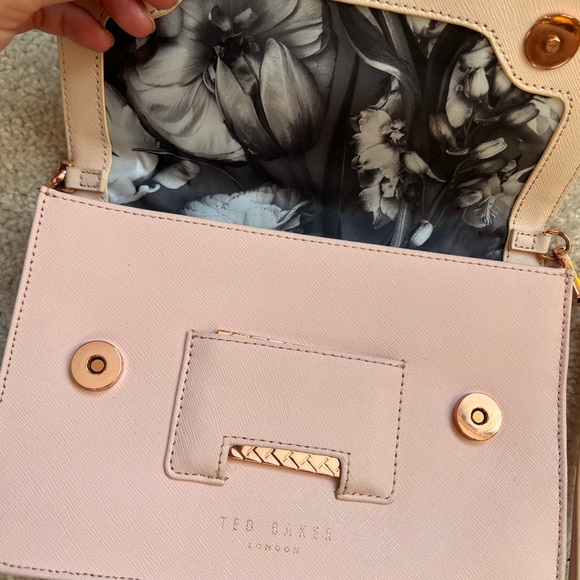 Light pink Ted baker crossbody with mirror - Picture 3 of 4